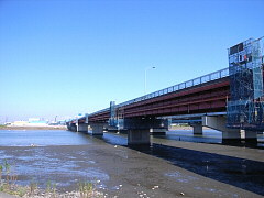 江戸川の河口、市川大橋
