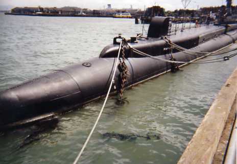 アメリカ海軍潜水艦　SS383　パンパニト 斜め後方より２