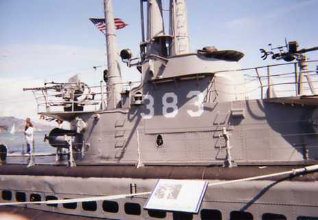 アメリカ海軍潜水艦　SS383　パンパニト 艦橋を横より